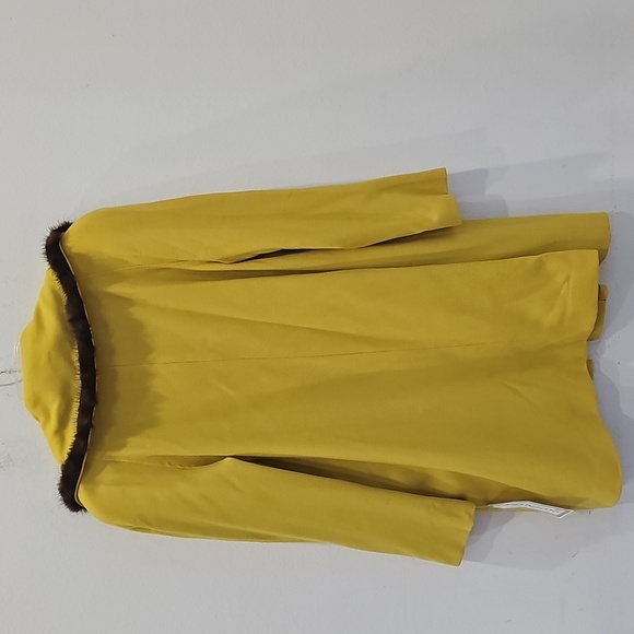 Roma Delana, Wool Coat Jacket with Mink triming yellow Size 16 NWT - Picture 8 of 15